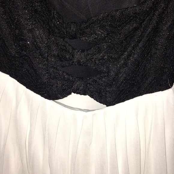 Short flowy dress - Picture 3 of 4